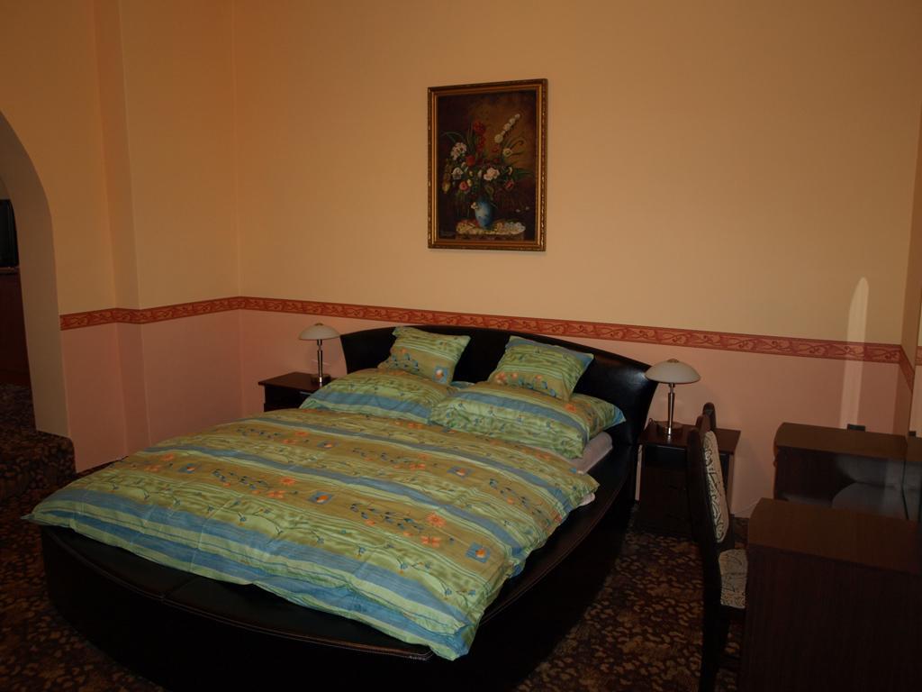 Fonix Panzio Hotell Pápa Rum bild